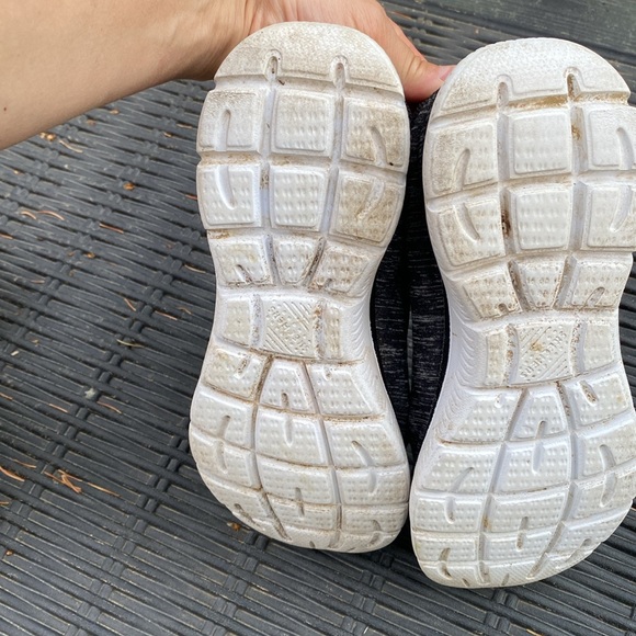 Skechers, girls running shoe, size 6.5, slip-one, - Picture 9 of 12